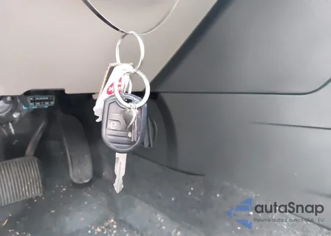 2011 Ford Explorer z USA, uszkodzony, nr VIN 1FMHK8B84BGA71822